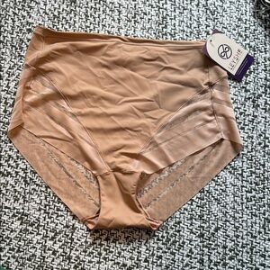 Tan Seamless High-Waist Panties with Lace Trim